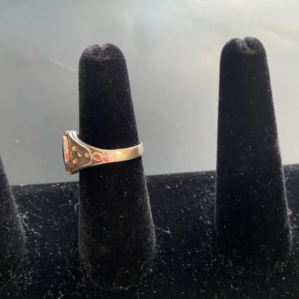 Green Gemstone Ring - image 7